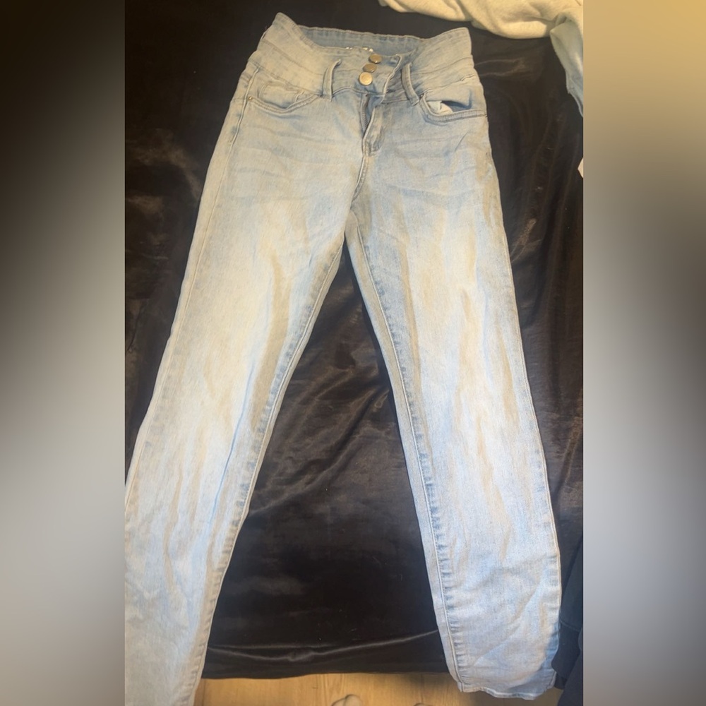 Light Blue Urban outfitters. Denim straight leg jeans. Size: 5